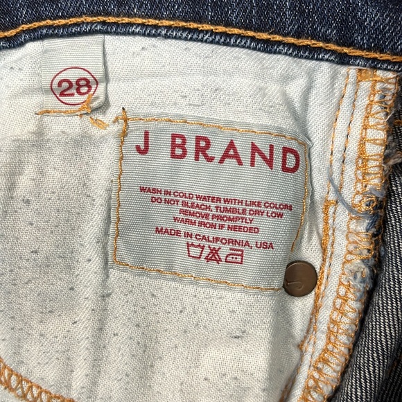 J Brand | Straight Cut Jeans | Size 28 - Picture 7 of 7